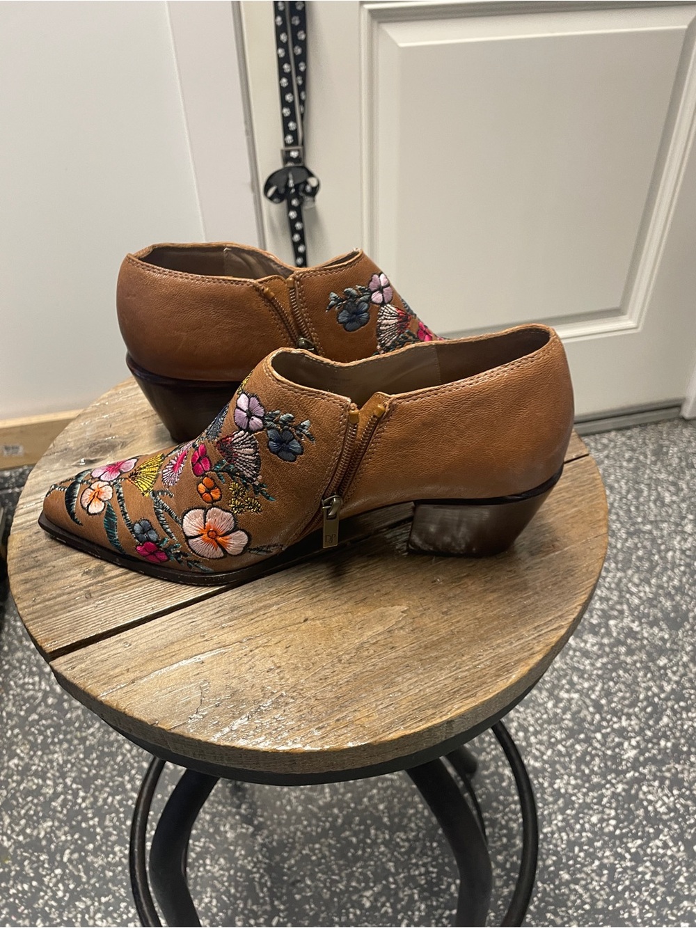 Donald J. Pliner Brown Leather Floral-Embroidered Booties, 10 - Picture 3 of 6